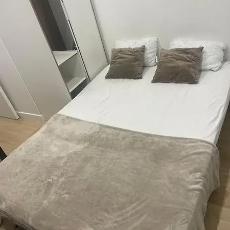 Studio Neuf Tres Bien Amenage Apartment